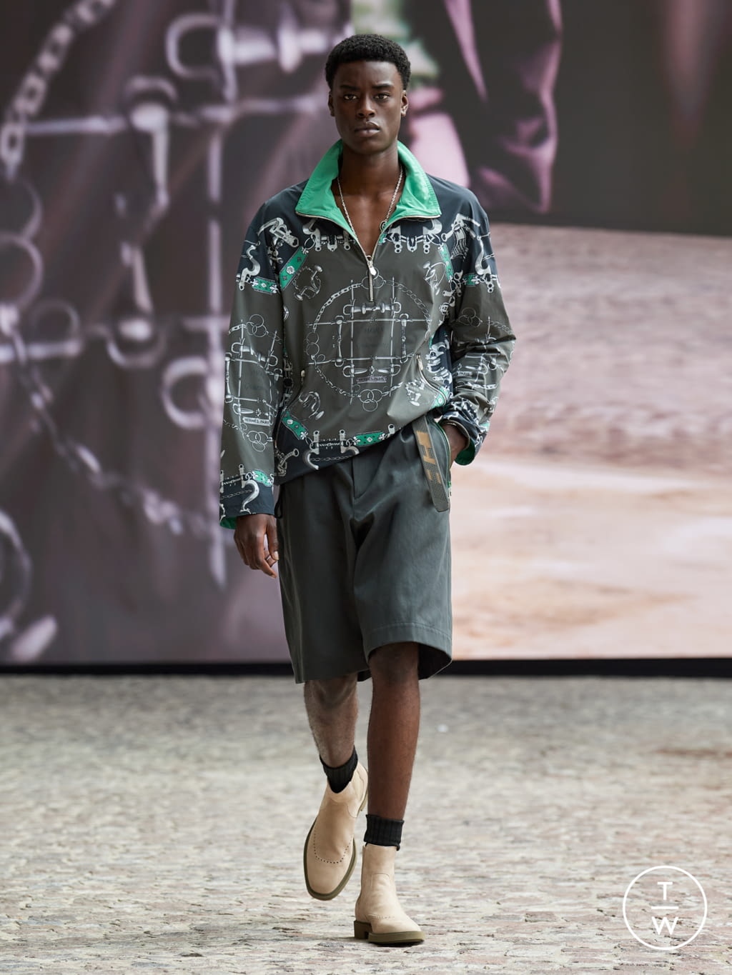 Fashion Week Paris Spring/Summer 2022 look 30 from the Hermès collection menswear
