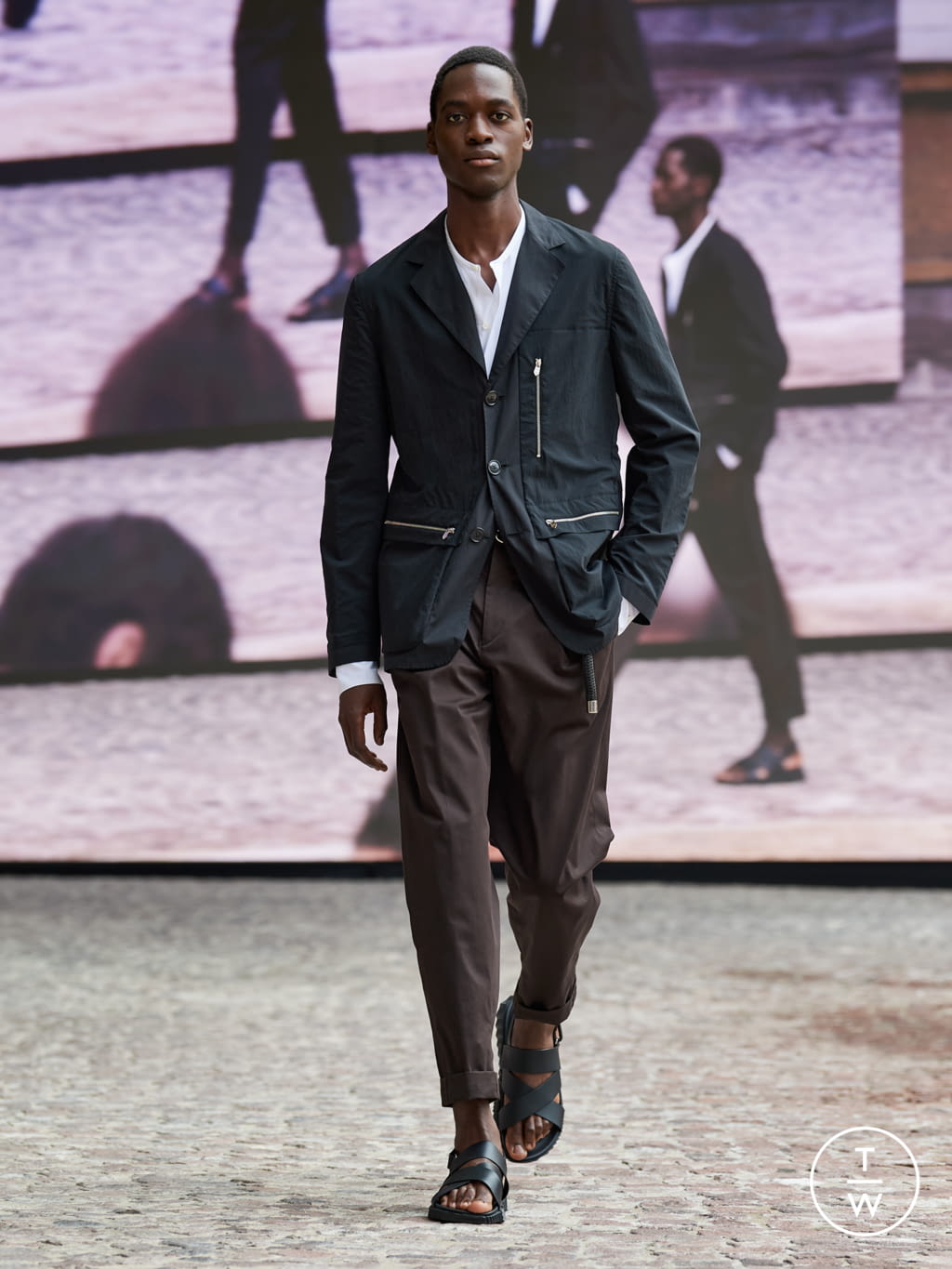 Fashion Week Paris Spring/Summer 2022 look 41 from the Hermès collection 男装
