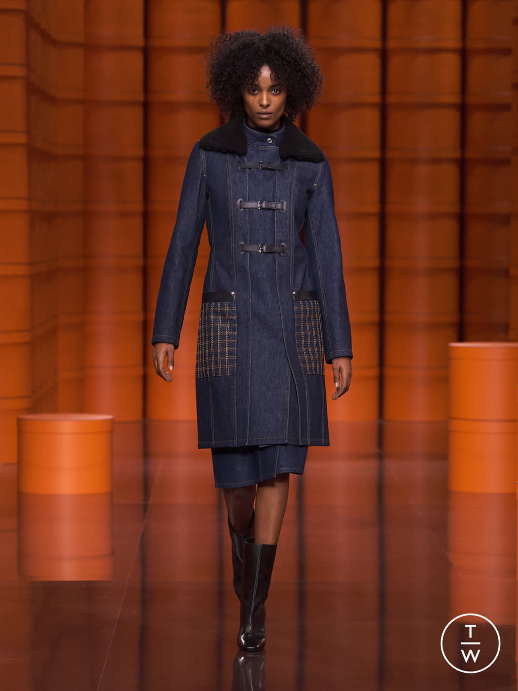 Fashion Week Paris Fall/Winter 2021 look 3 from the Hermès collection 女装