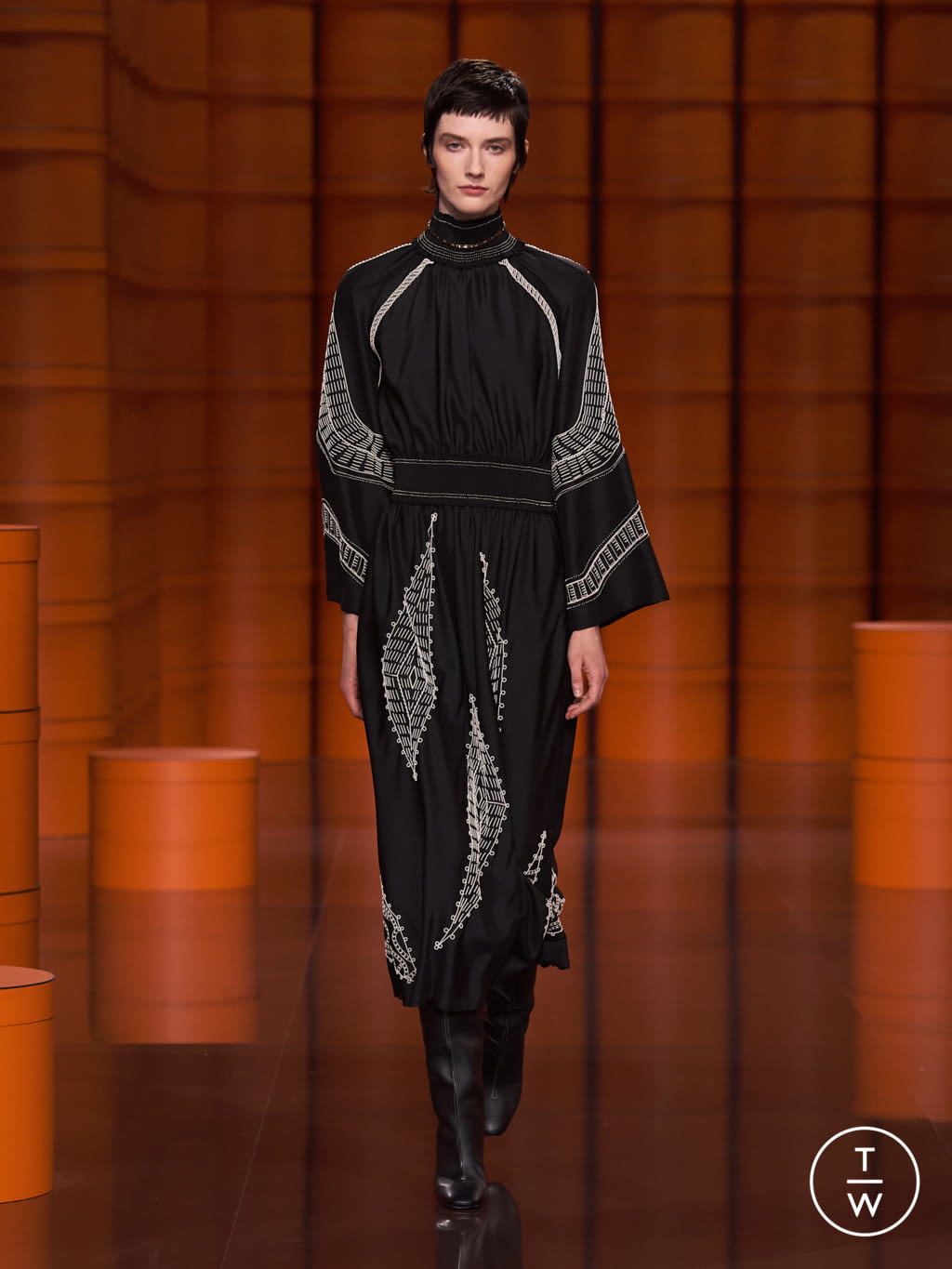 Fashion Week Paris Fall/Winter 2021 look 6 from the Hermès collection womenswear