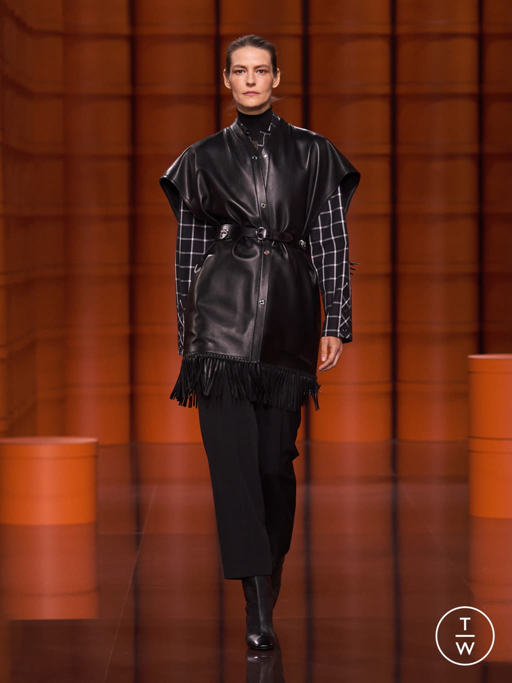 Fashion Week Paris Fall/Winter 2021 look 9 from the Hermès collection 女装