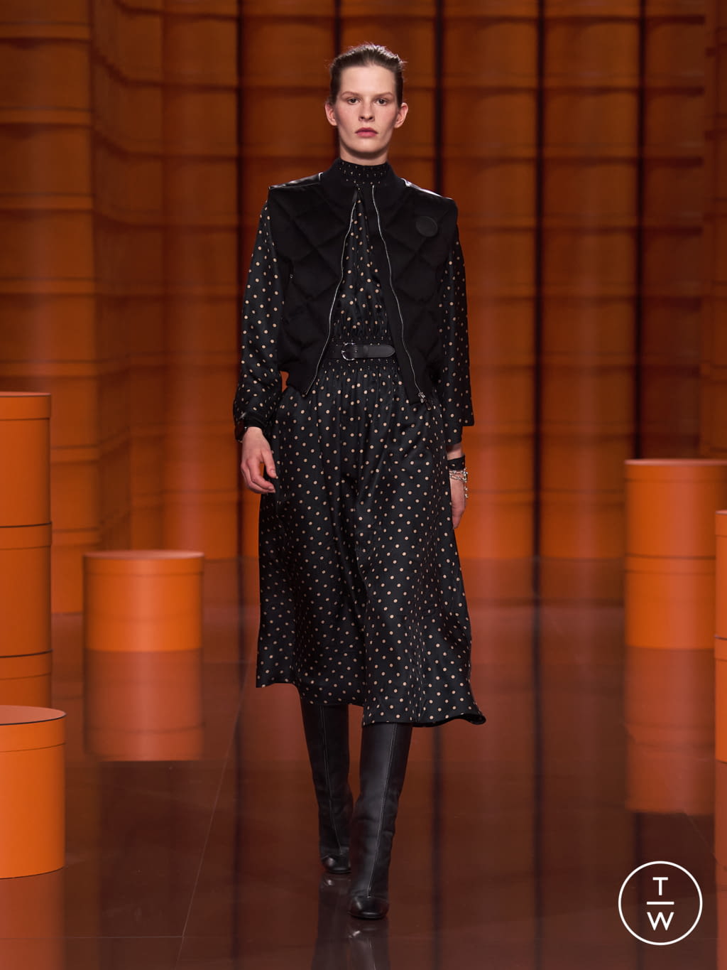 Fashion Week Paris Fall/Winter 2021 look 17 from the Hermès collection 女装