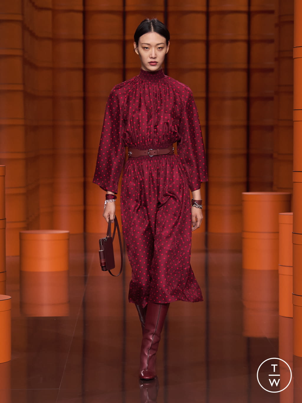Fashion Week Paris Fall/Winter 2021 look 18 de la collection Hermès womenswear