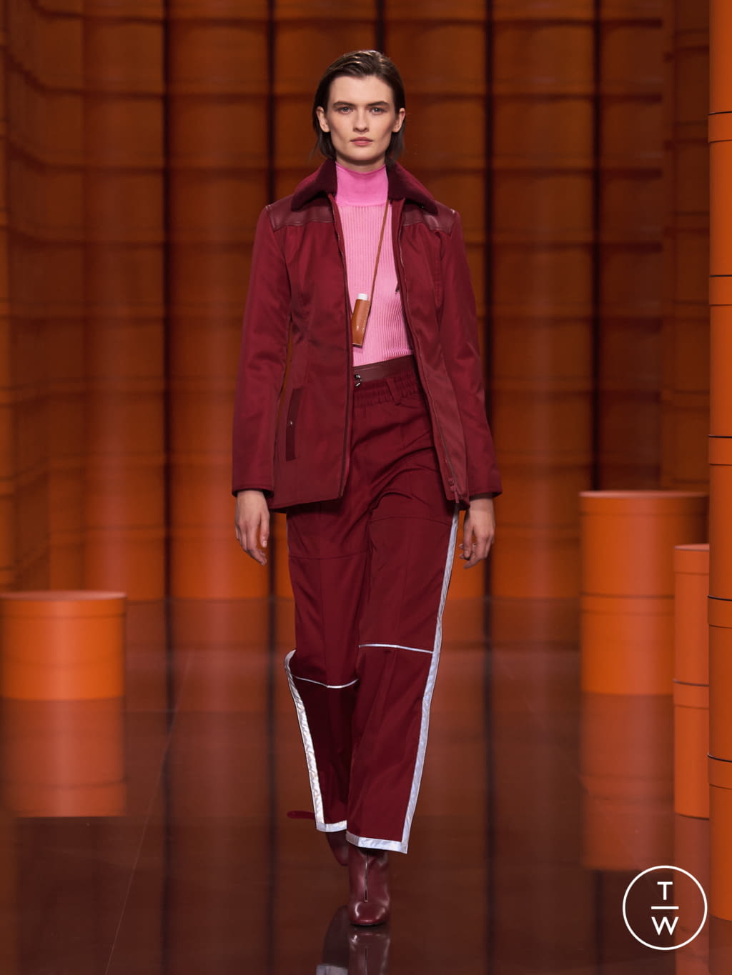 Fashion Week Paris Fall/Winter 2021 look 21 from the Hermès collection 女装