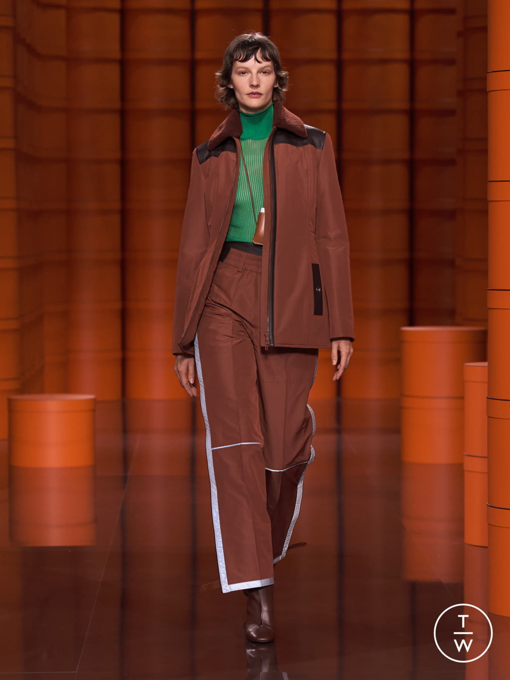 Fashion Week Paris Fall/Winter 2021 look 23 from the Hermès collection 女装