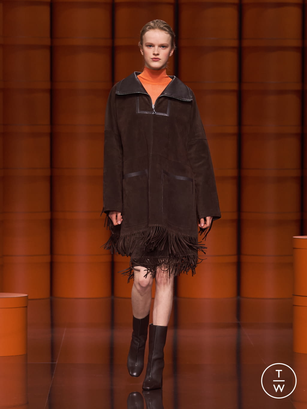 Fashion Week Paris Fall/Winter 2021 look 28 from the Hermès collection 女装