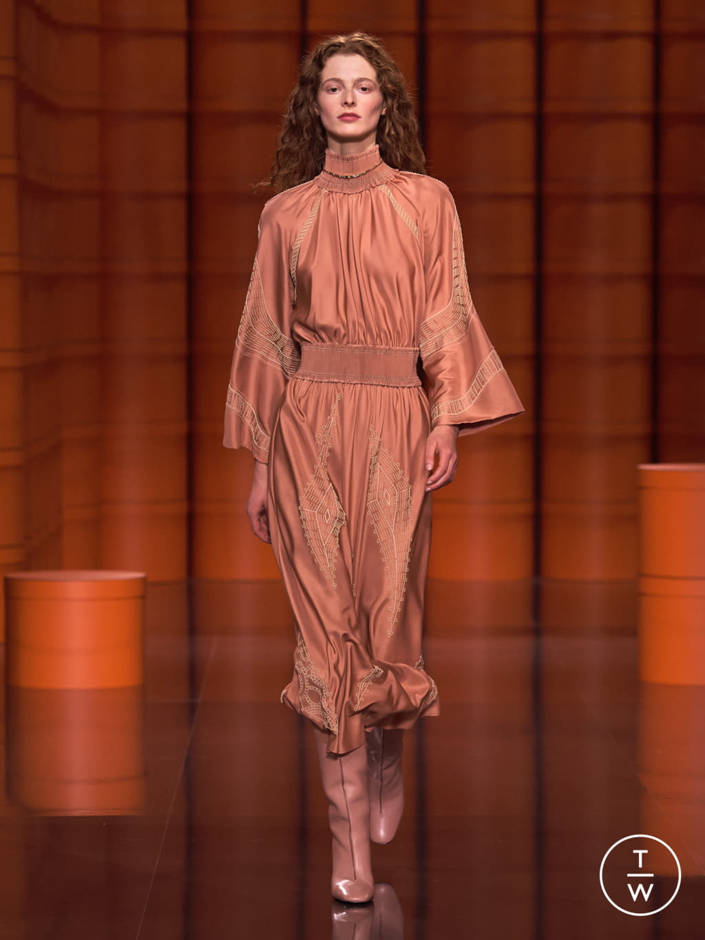 Fashion Week Paris Fall/Winter 2021 look 40 from the Hermès collection womenswear