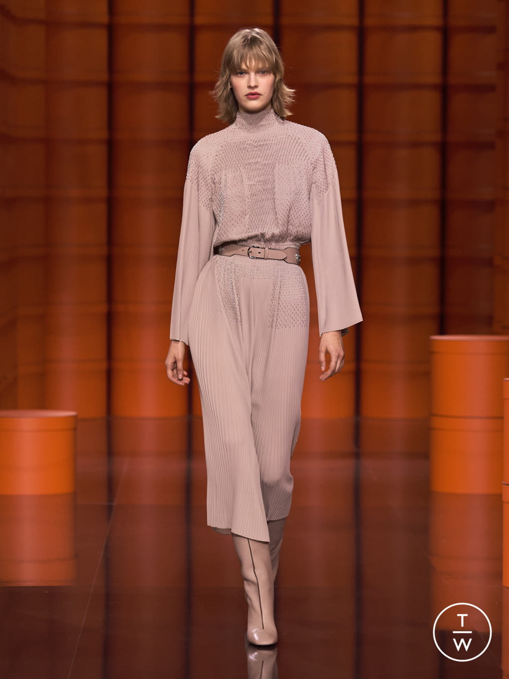 Fashion Week Paris Fall/Winter 2021 look 41 from the Hermès collection womenswear