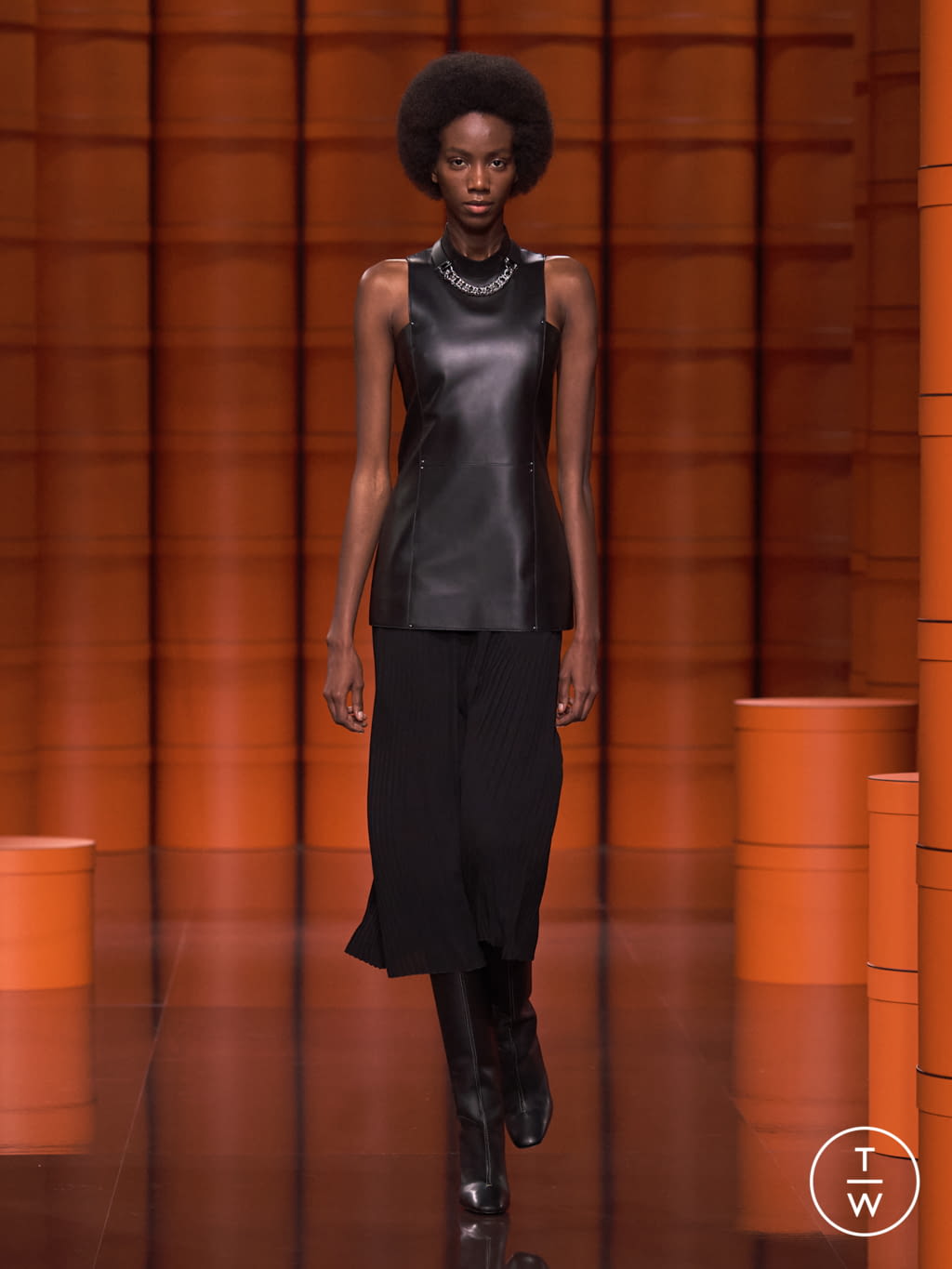 Fashion Week Paris Fall/Winter 2021 look 44 from the Hermès collection 女装