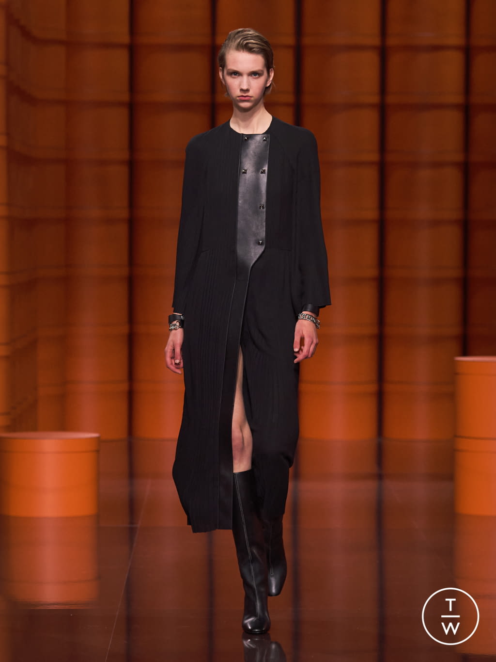 Fashion Week Paris Fall/Winter 2021 look 45 from the Hermès collection womenswear