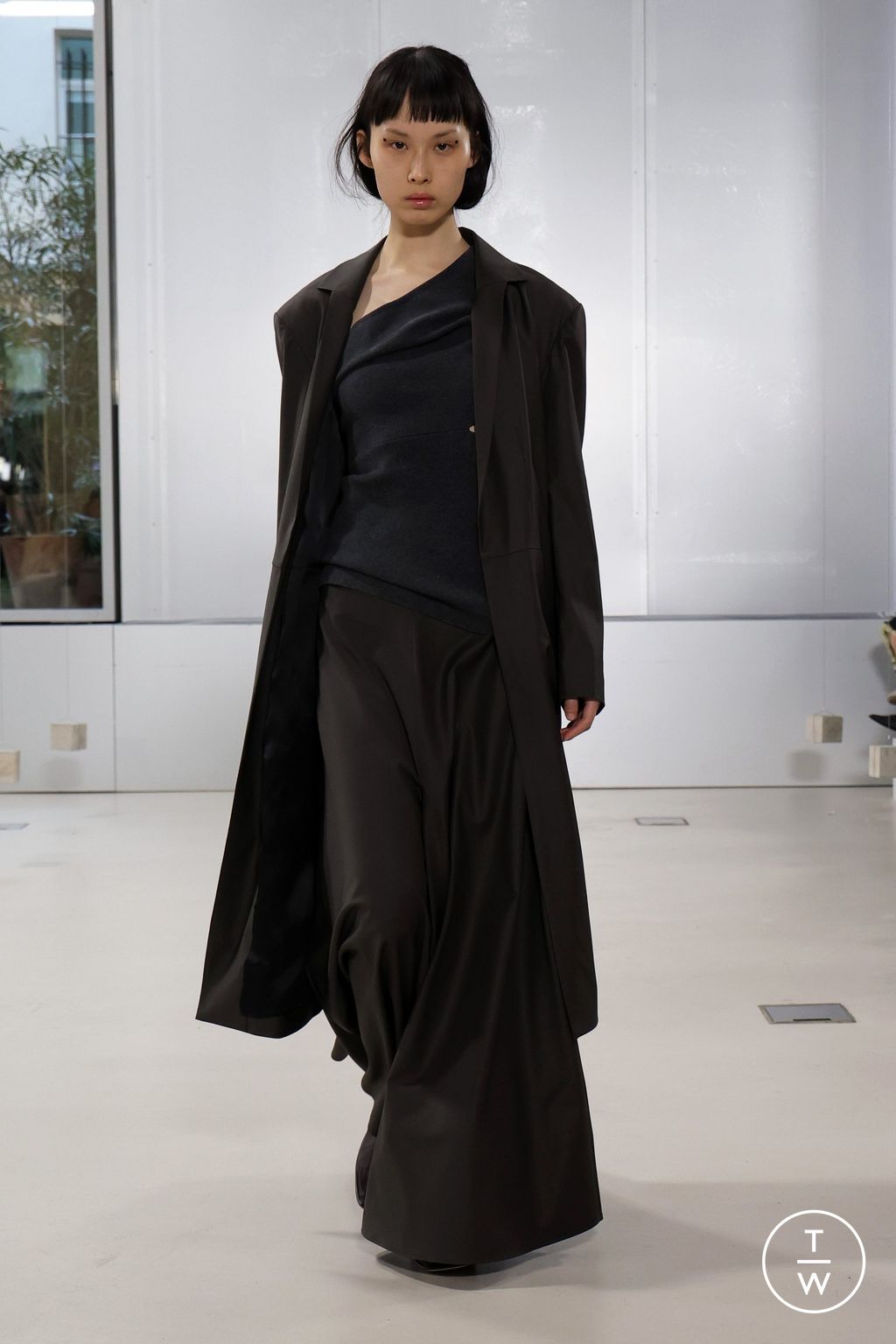 Fashion Week Paris Fall/Winter 2024 look 5 de la collection Ruohan womenswear