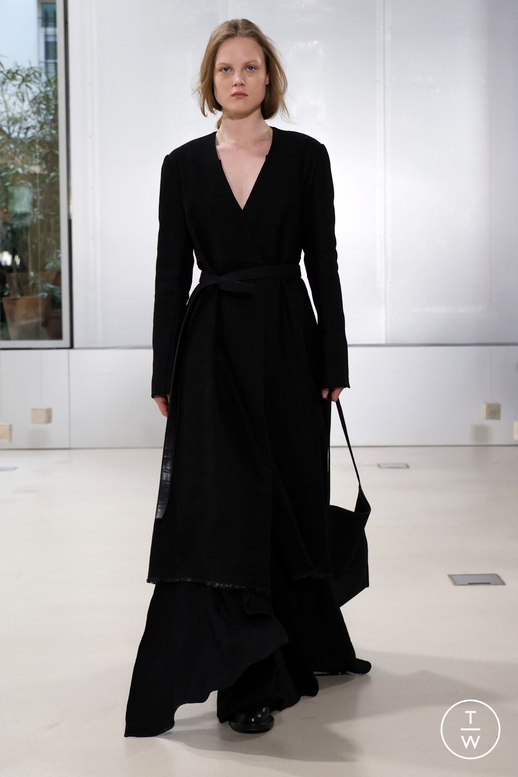 Fashion Week Paris Fall/Winter 2024 look 13 from the Ruohan collection 女装