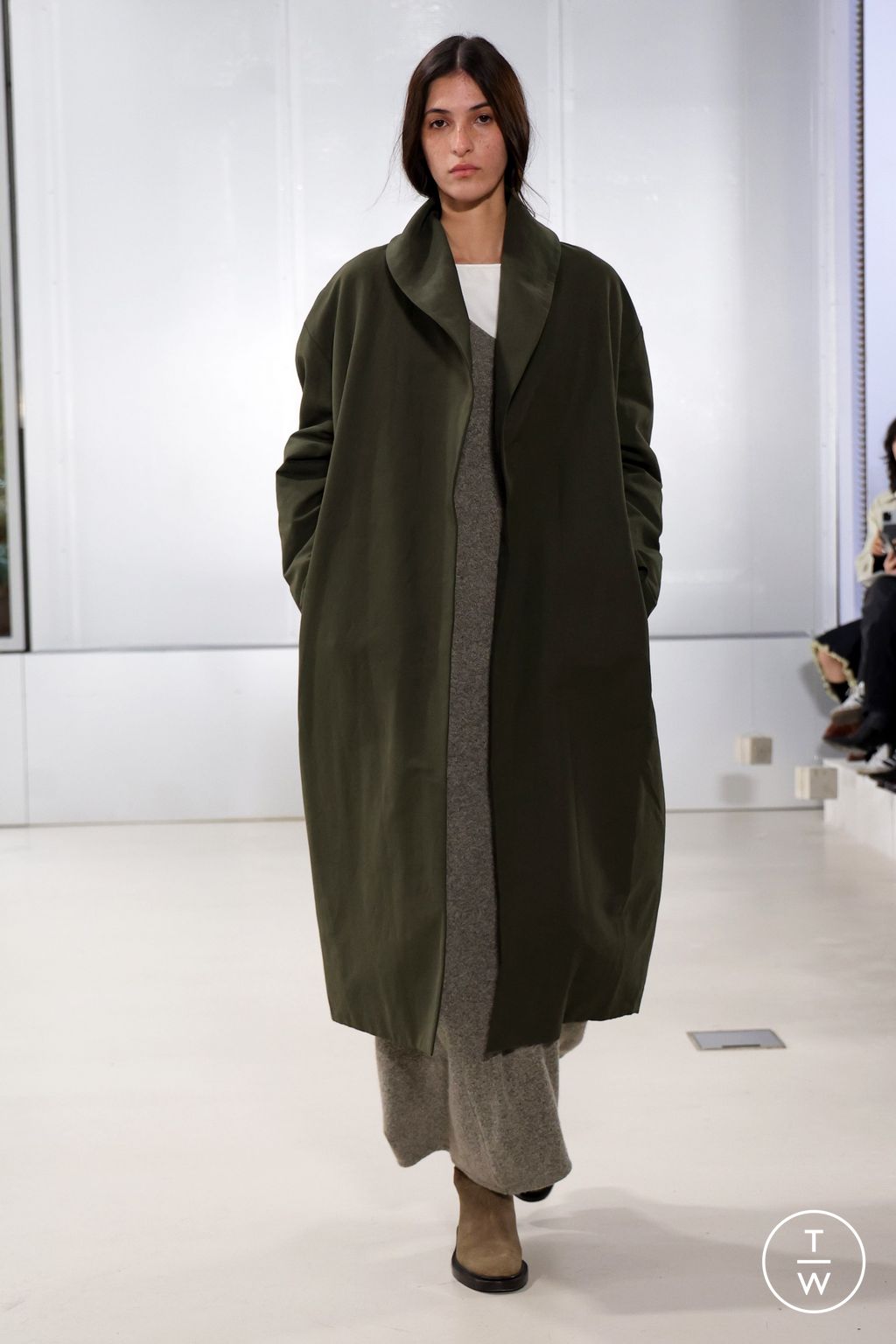 Fashion Week Paris Fall/Winter 2024 look 19 from the Ruohan collection 女装