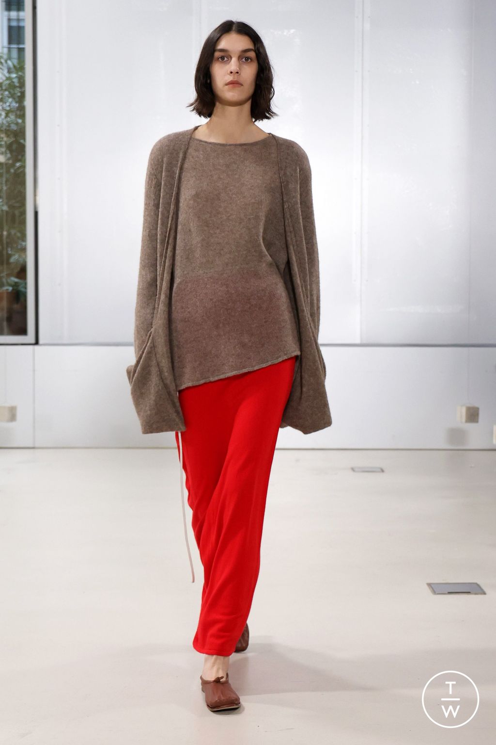 Fashion Week Paris Fall/Winter 2024 look 21 de la collection Ruohan womenswear