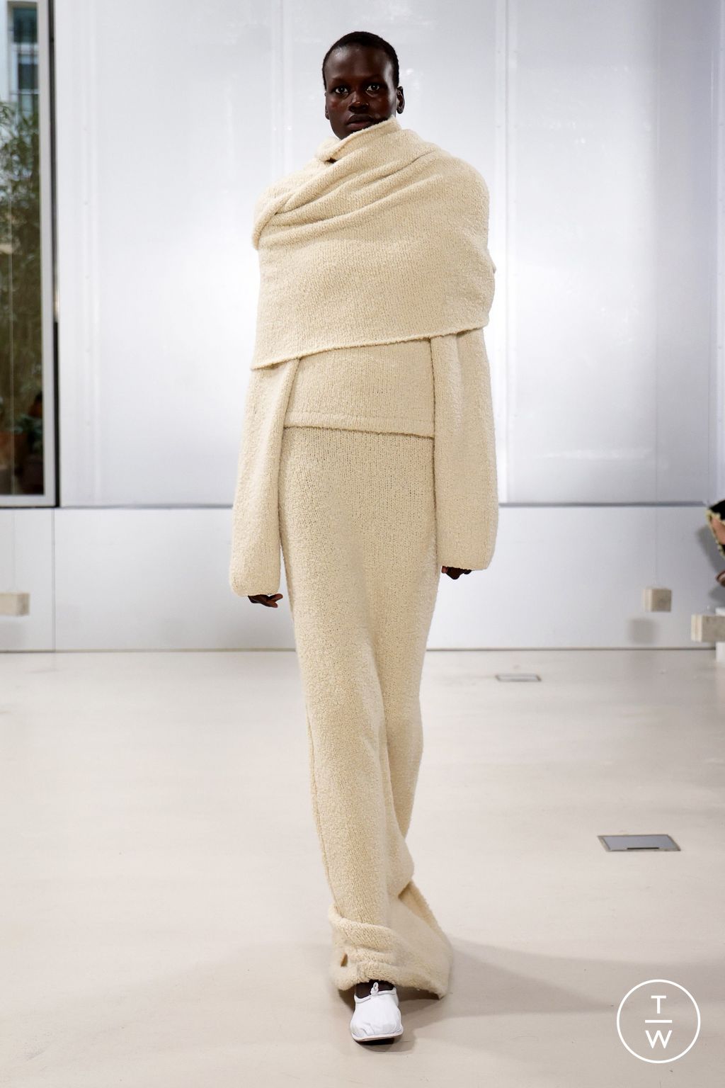 Fashion Week Paris Fall/Winter 2024 look 29 from the Ruohan collection 女装