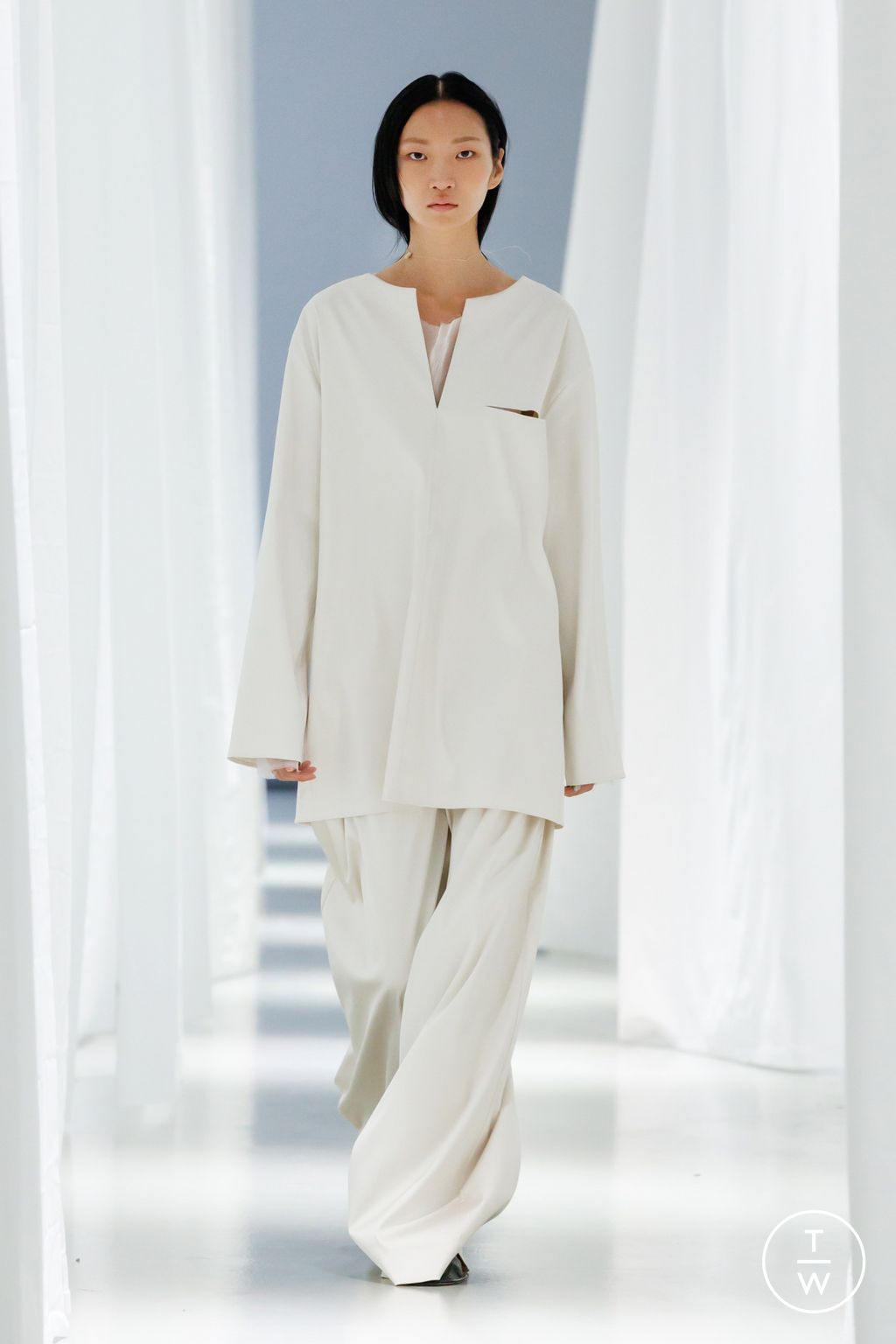 Fashion Week Paris Spring/Summer 2024 look 3 from the Ruohan collection womenswear
