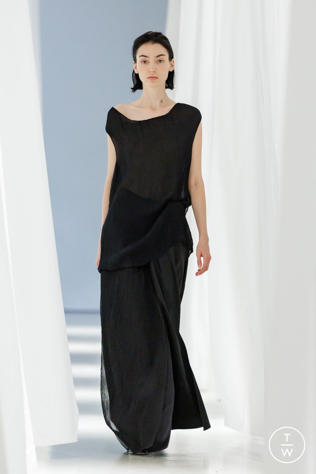 Fashion Week Paris Spring/Summer 2024 look 8 from the Ruohan collection womenswear
