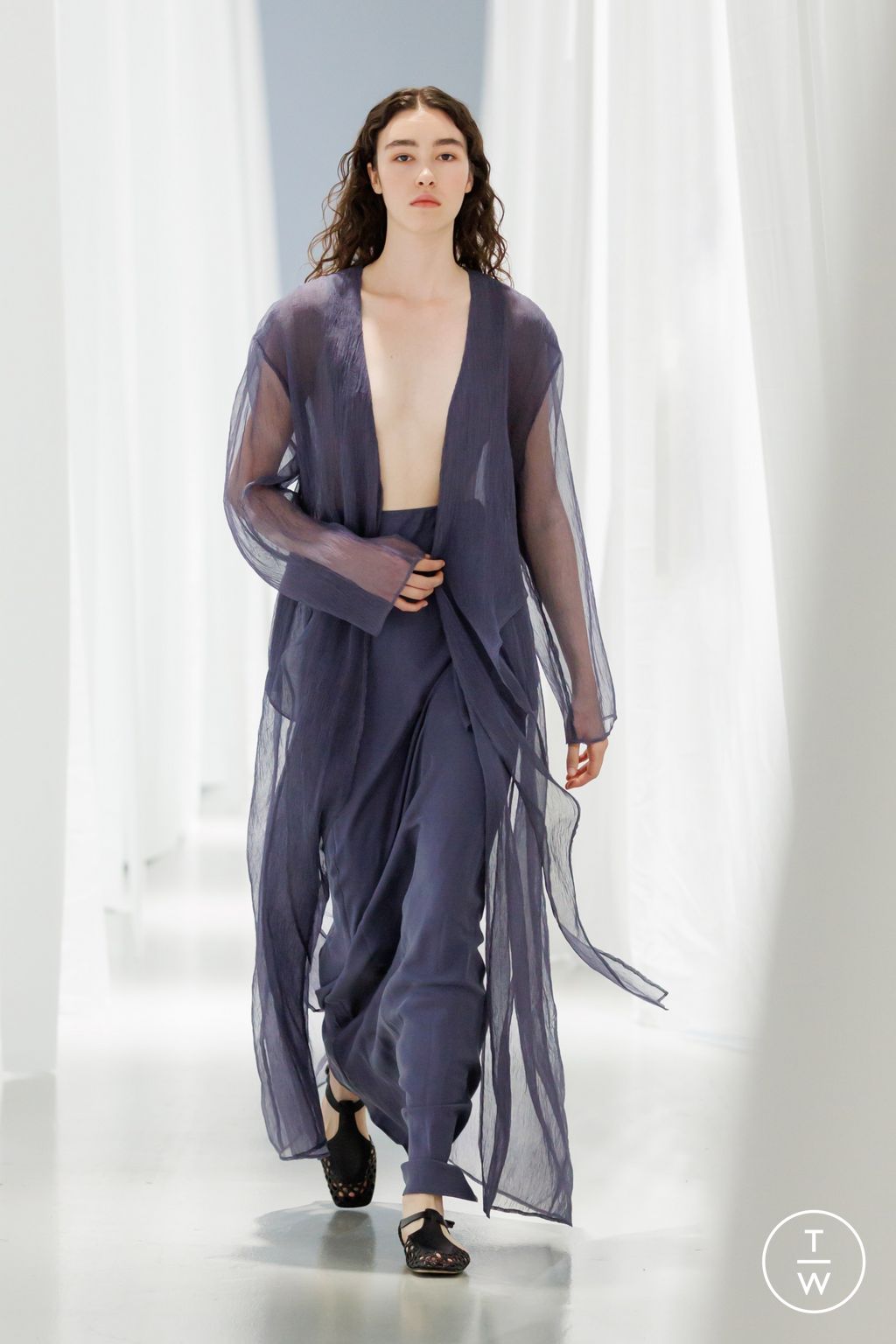 Fashion Week Paris Spring/Summer 2024 look 10 from the Ruohan collection 女装
