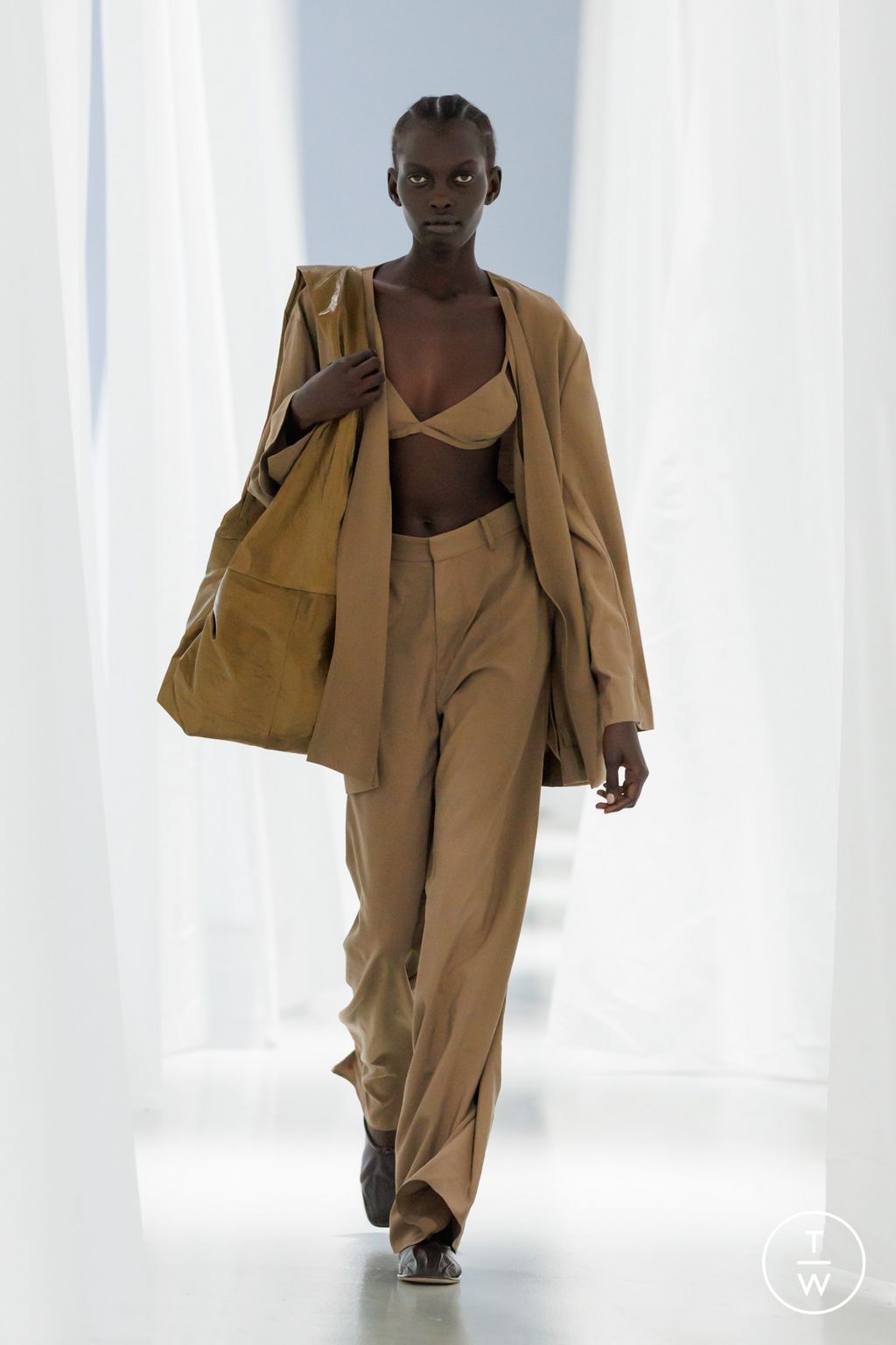 Fashion Week Paris Spring/Summer 2024 look 15 from the Ruohan collection 女装