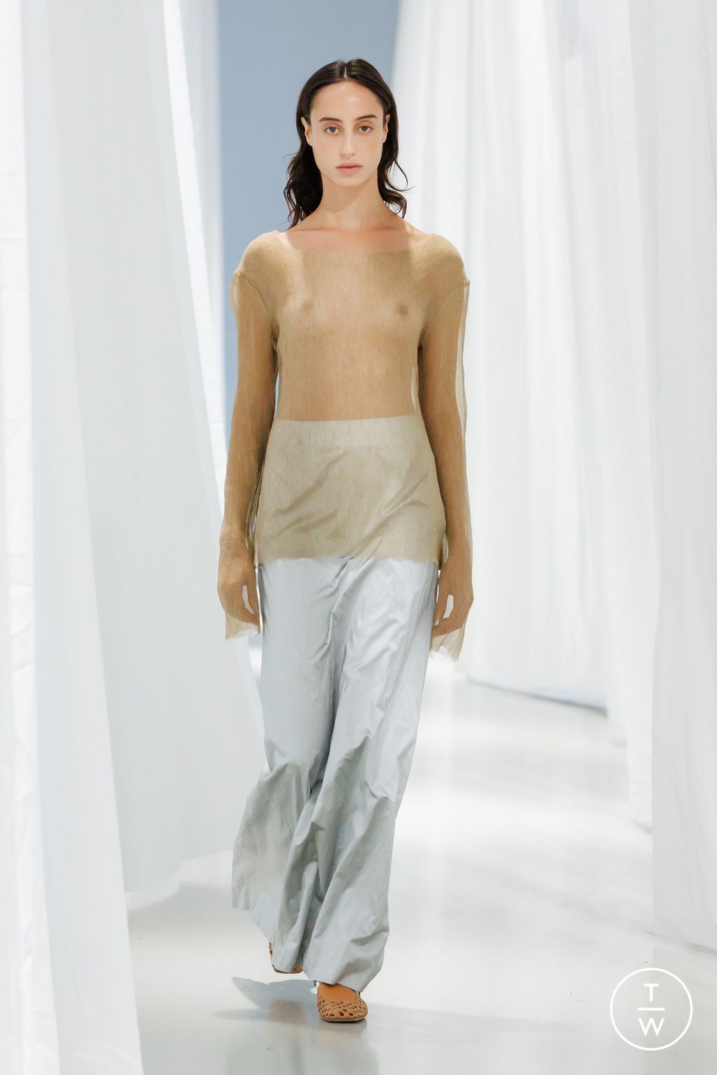 Fashion Week Paris Spring/Summer 2024 look 26 from the Ruohan collection 女装