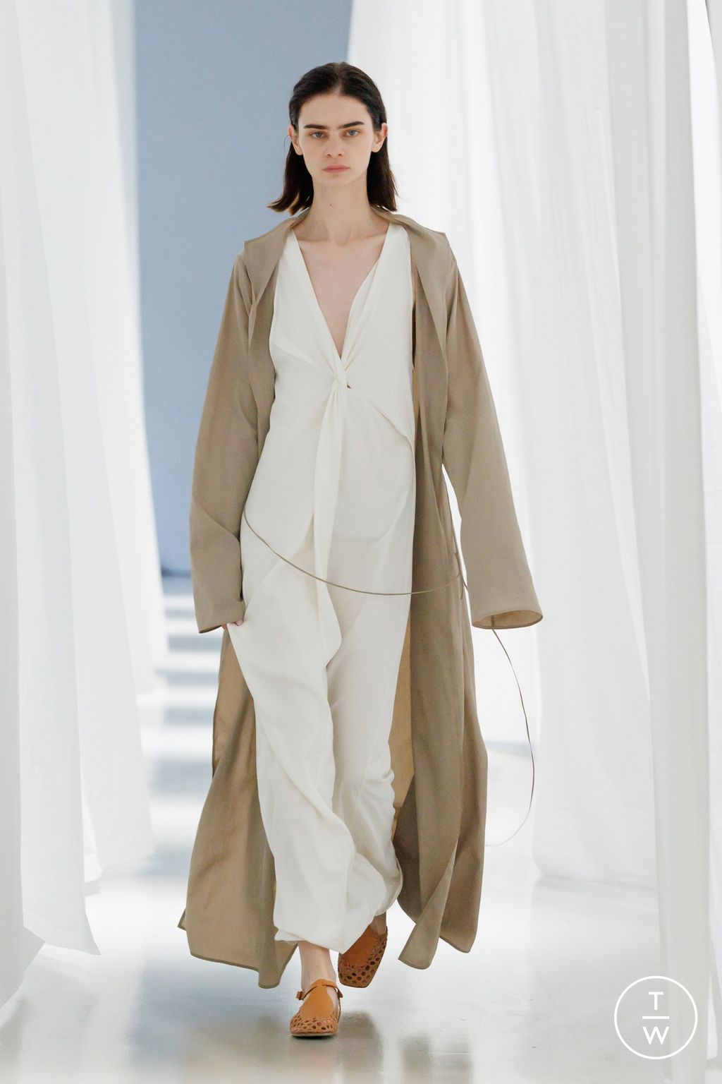 Fashion Week Paris Spring/Summer 2024 look 27 from the Ruohan collection womenswear