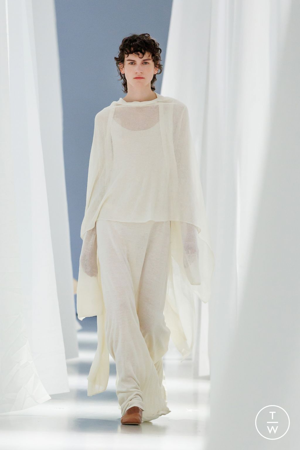 Fashion Week Paris Spring/Summer 2024 look 29 from the Ruohan collection womenswear