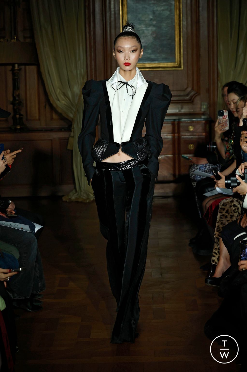 Fashion Week Paris Spring/Summer 2025 look 5 from the Ronald Van Der Kemp collection couture