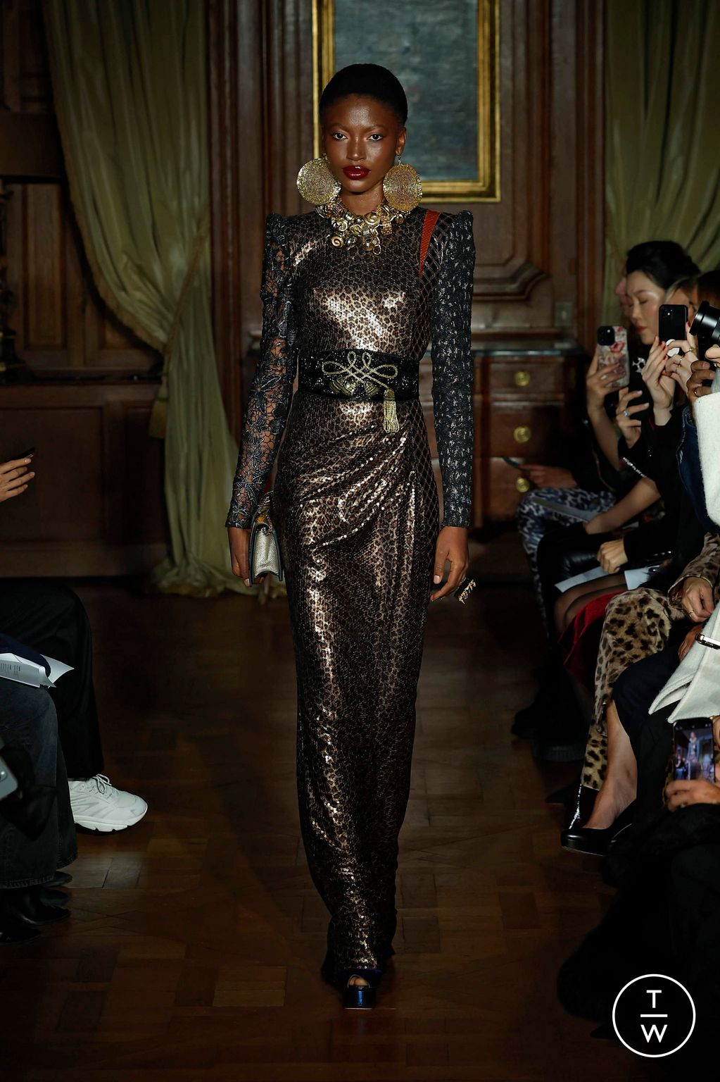 Fashion Week Paris Spring/Summer 2025 look 11 from the Ronald Van Der Kemp collection 高级定制