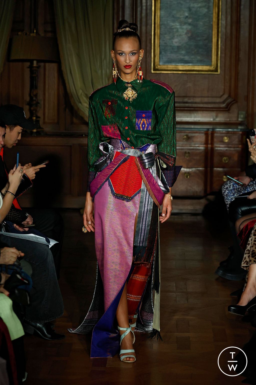 Fashion Week Paris Spring/Summer 2025 look 19 from the Ronald Van Der Kemp collection couture