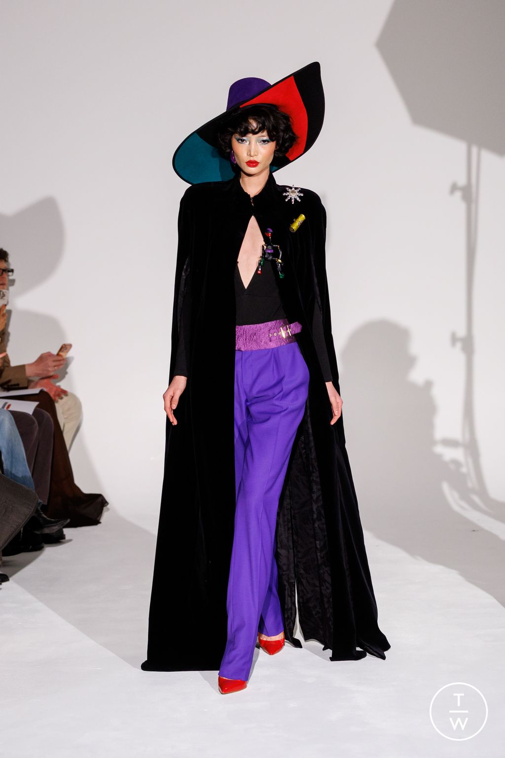 Fashion Week Paris Spring/Summer 2026 look 5 de la collection Ronald Van Der Kemp couture
