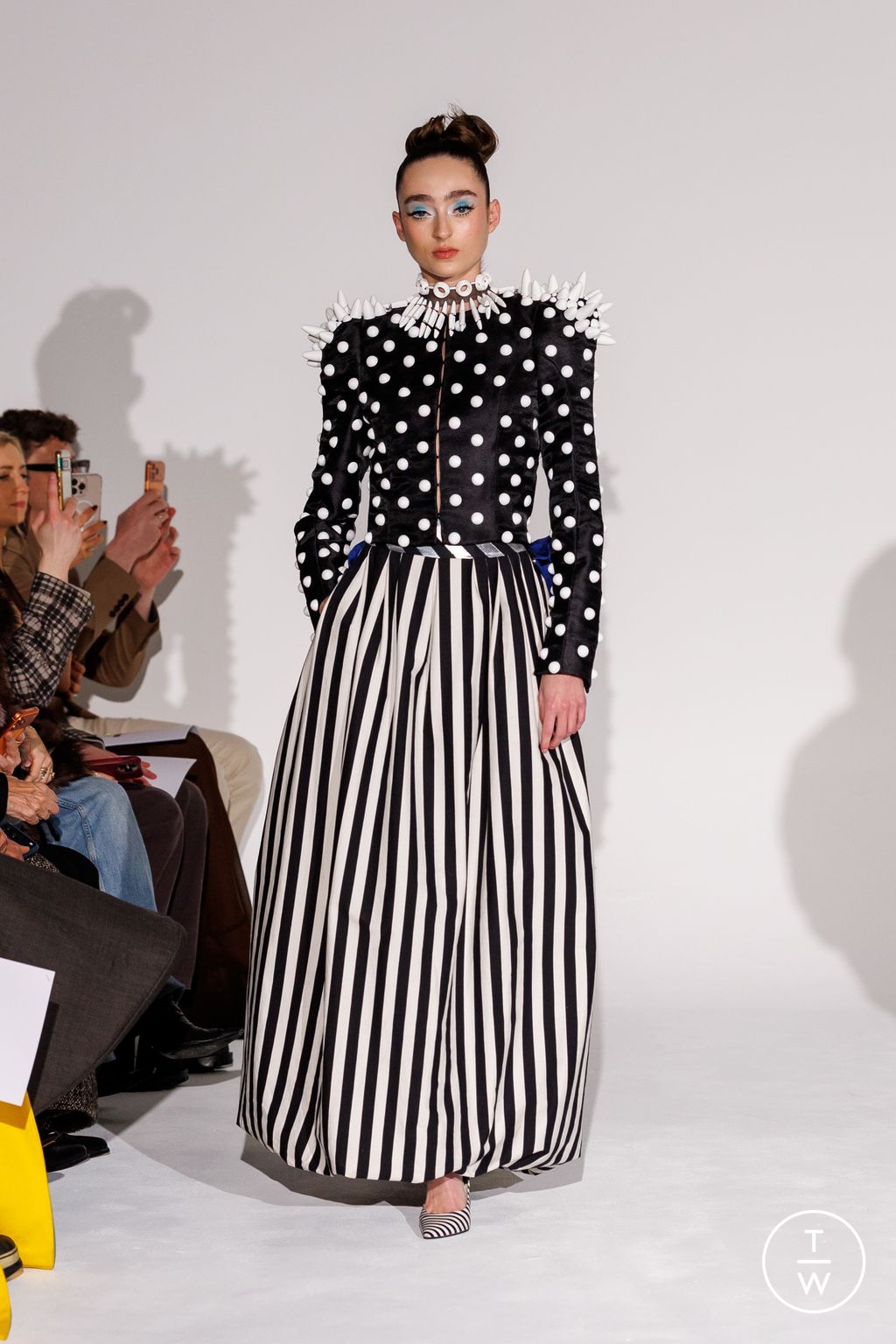 Fashion Week Paris Spring/Summer 2026 look 9 from the Ronald Van Der Kemp collection 高级定制