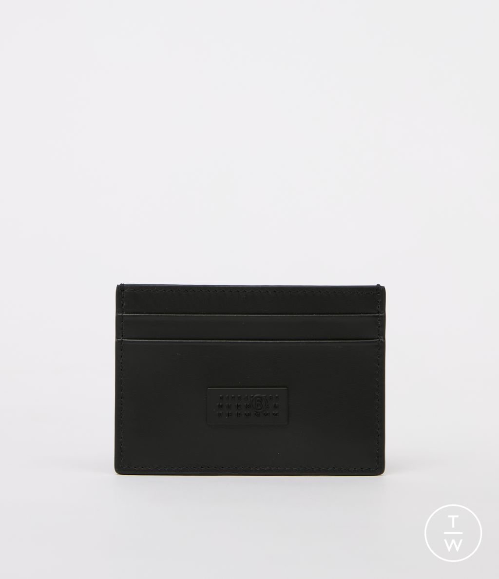 Fashion Week Florence - Pitti Fall/Winter 2025 look 2 from the MM6 Maison Margiela collection menswear accessories