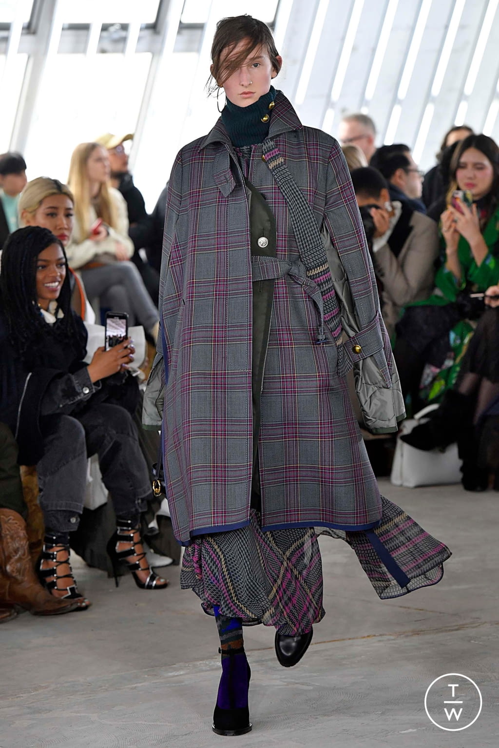 Fashion Week Paris Fall/Winter 2018 look 10 from the Sacai collection womenswear