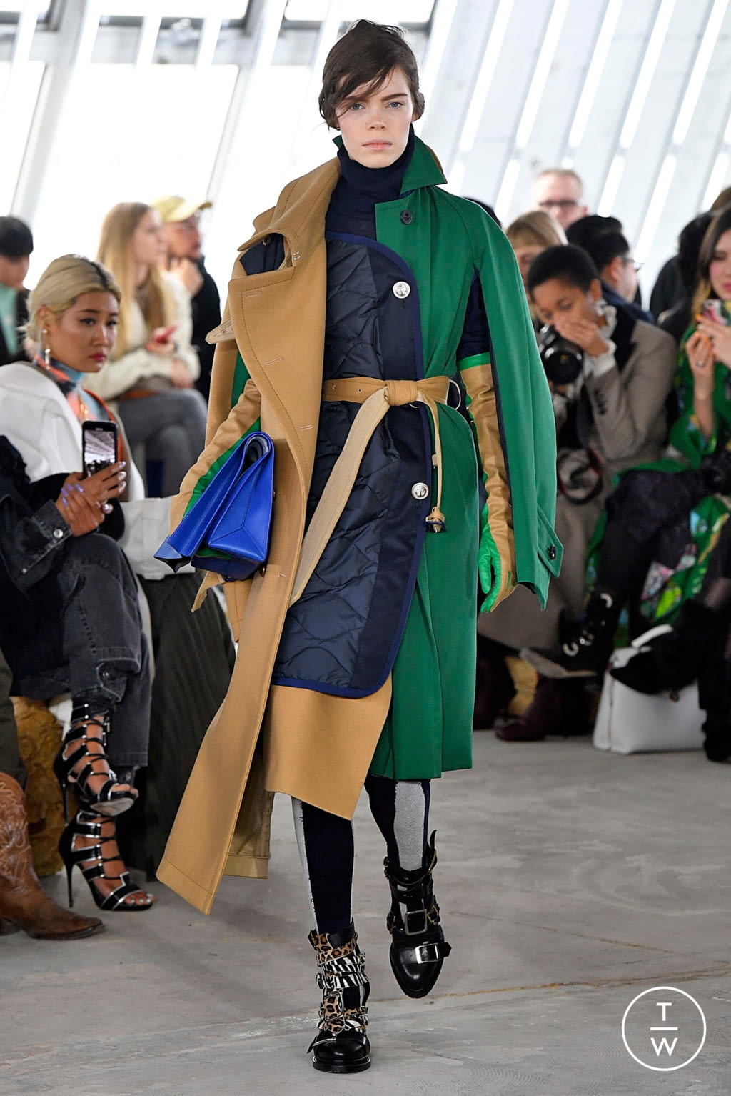 Fashion Week Paris Fall/Winter 2018 look 15 from the Sacai collection womenswear