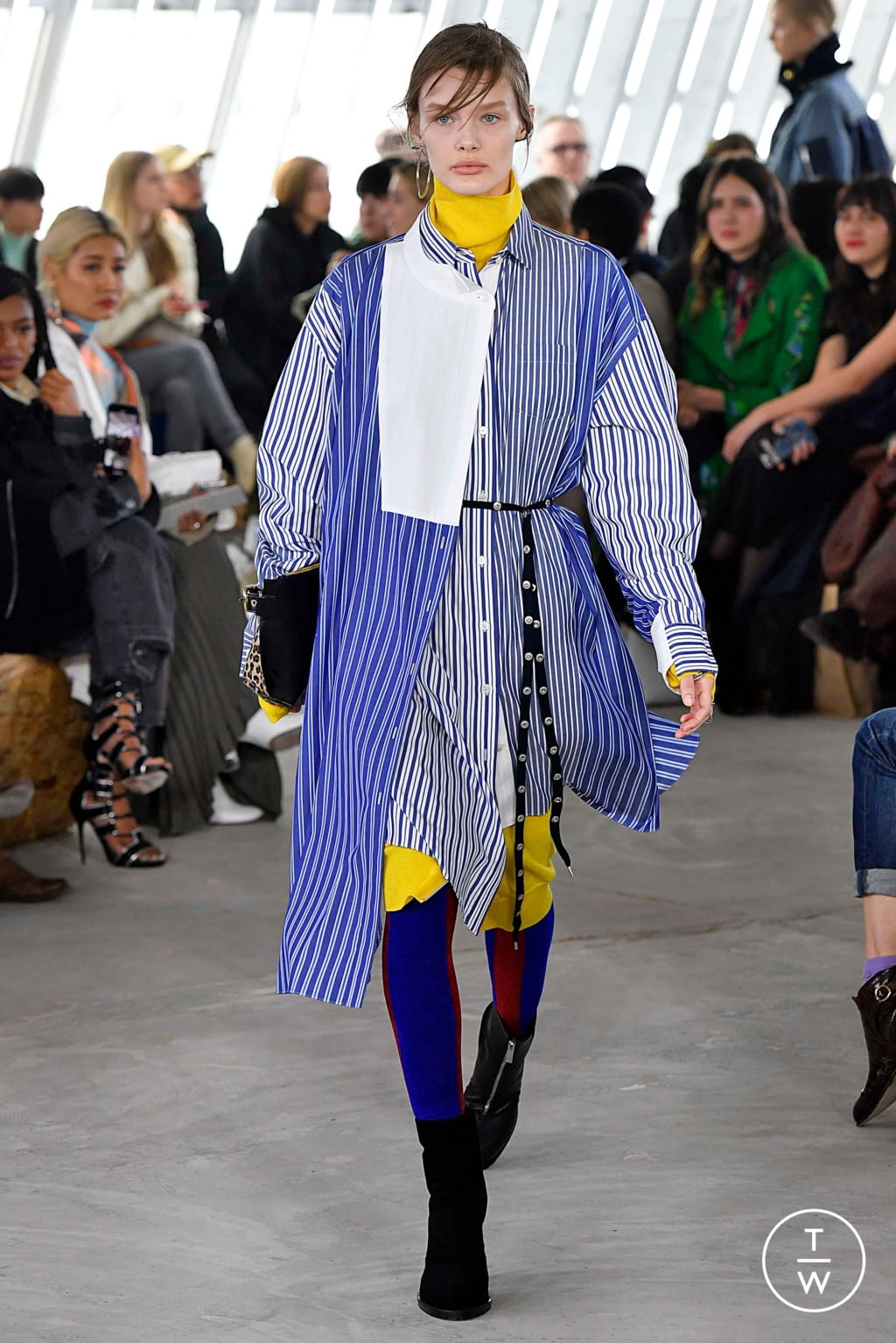 Fashion Week Paris Fall/Winter 2018 look 29 from the Sacai collection 女装