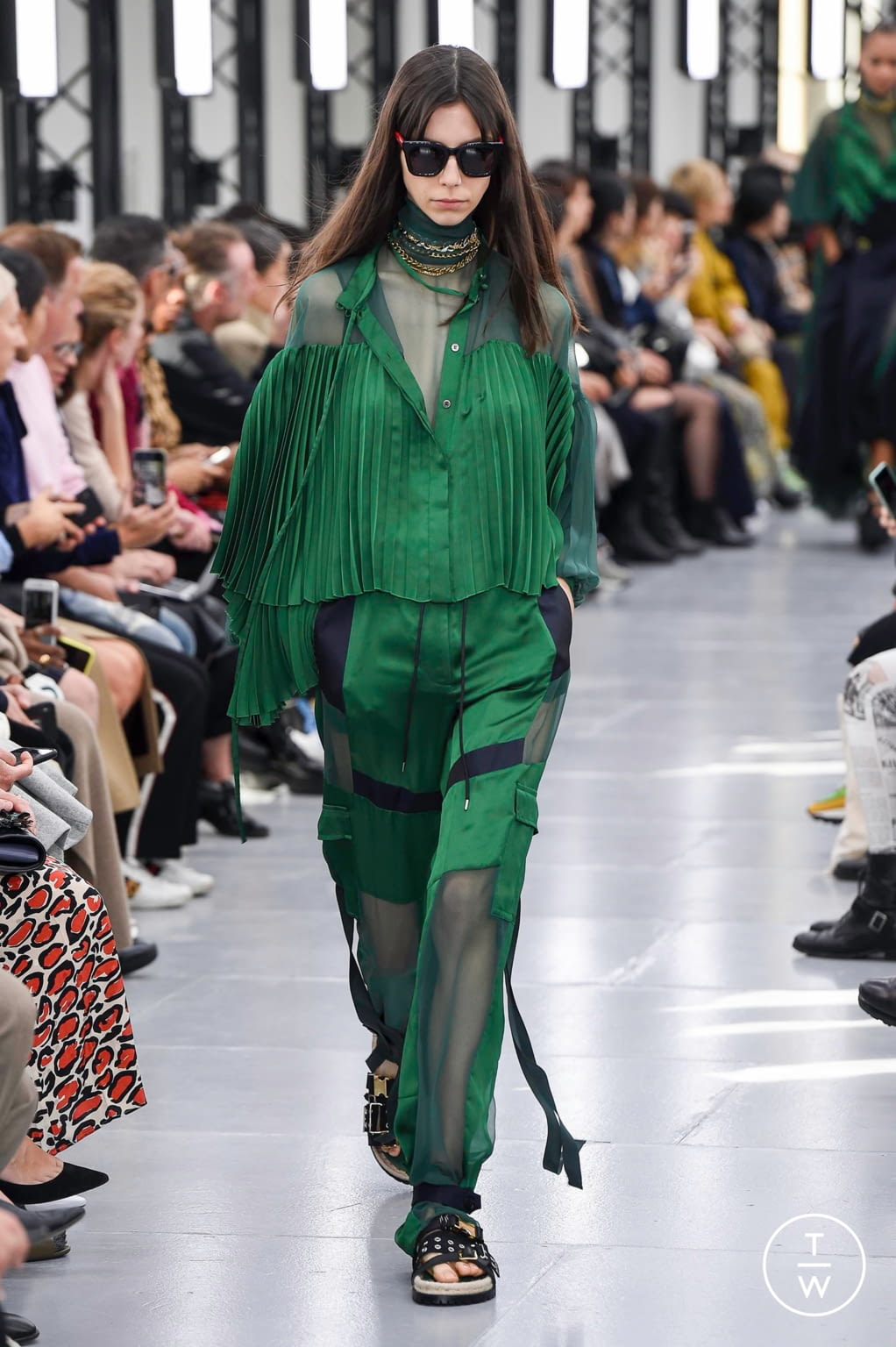 Fashion Week Paris Spring/Summer 2020 look 31 from the Sacai collection womenswear
