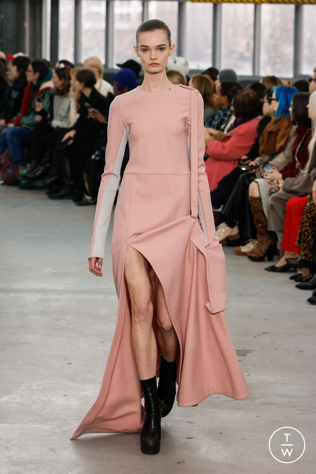 Fashion Week Paris Fall/Winter 2023 look 11 from the Sacai collection 女装