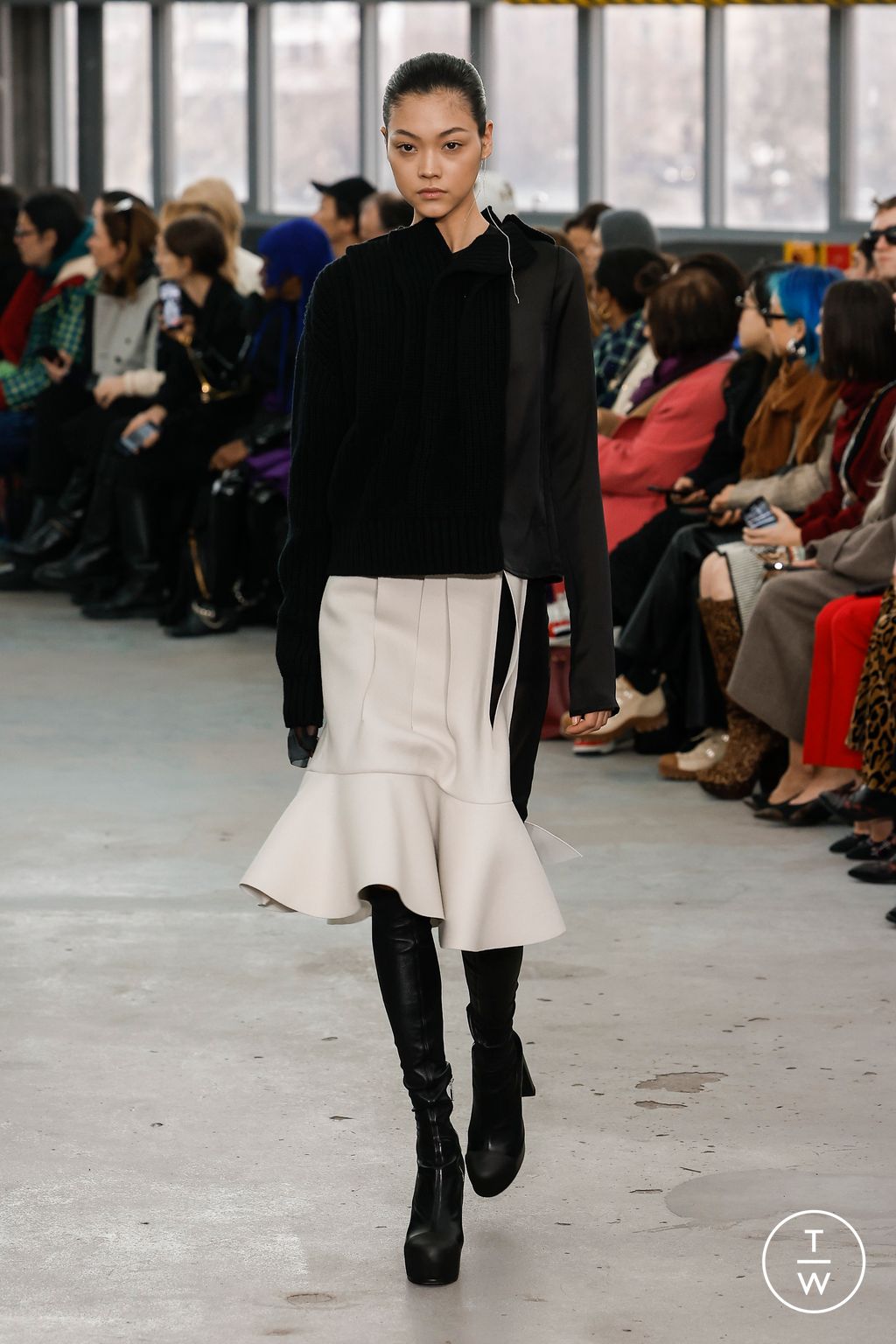 Fashion Week Paris Fall/Winter 2023 look 18 from the Sacai collection 女装