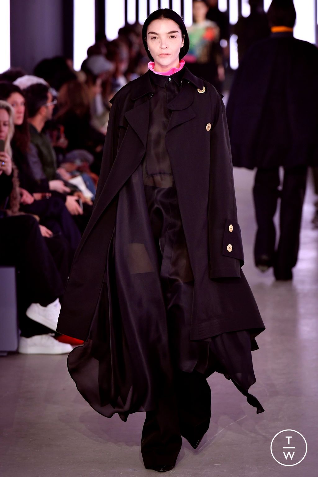 Fashion Week Paris Fall/Winter 2024 look 17 de la collection Sacai womenswear