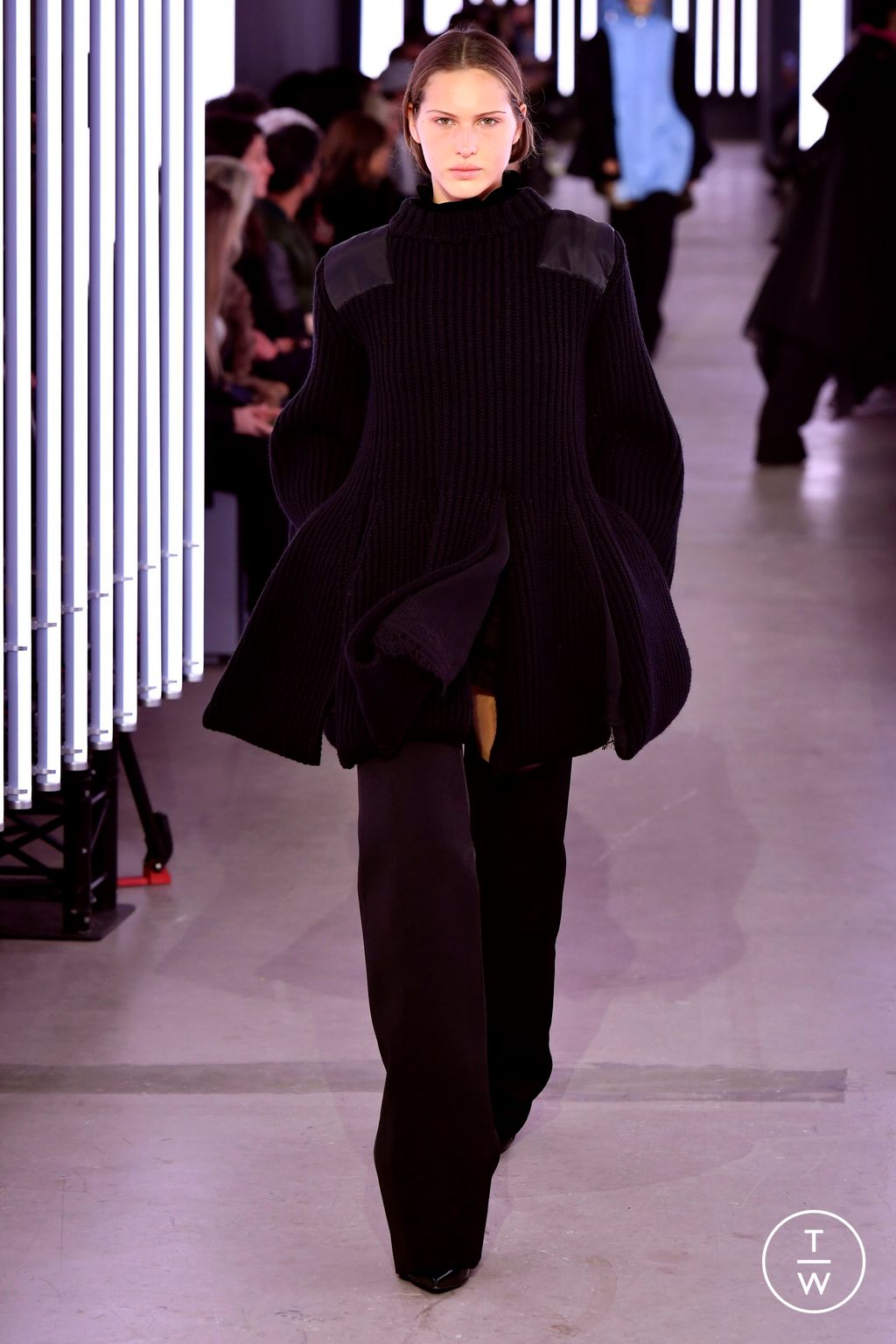 Fashion Week Paris Fall/Winter 2024 look 20 de la collection Sacai womenswear