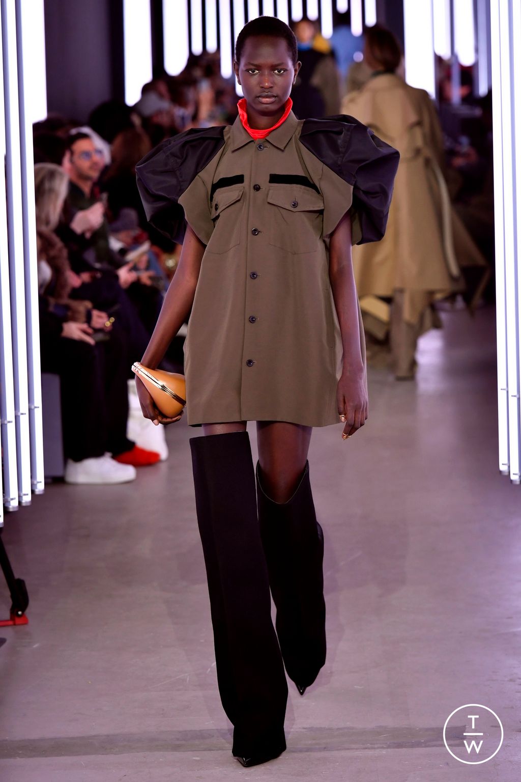 Fashion Week Paris Fall/Winter 2024 look 30 from the Sacai collection 女装