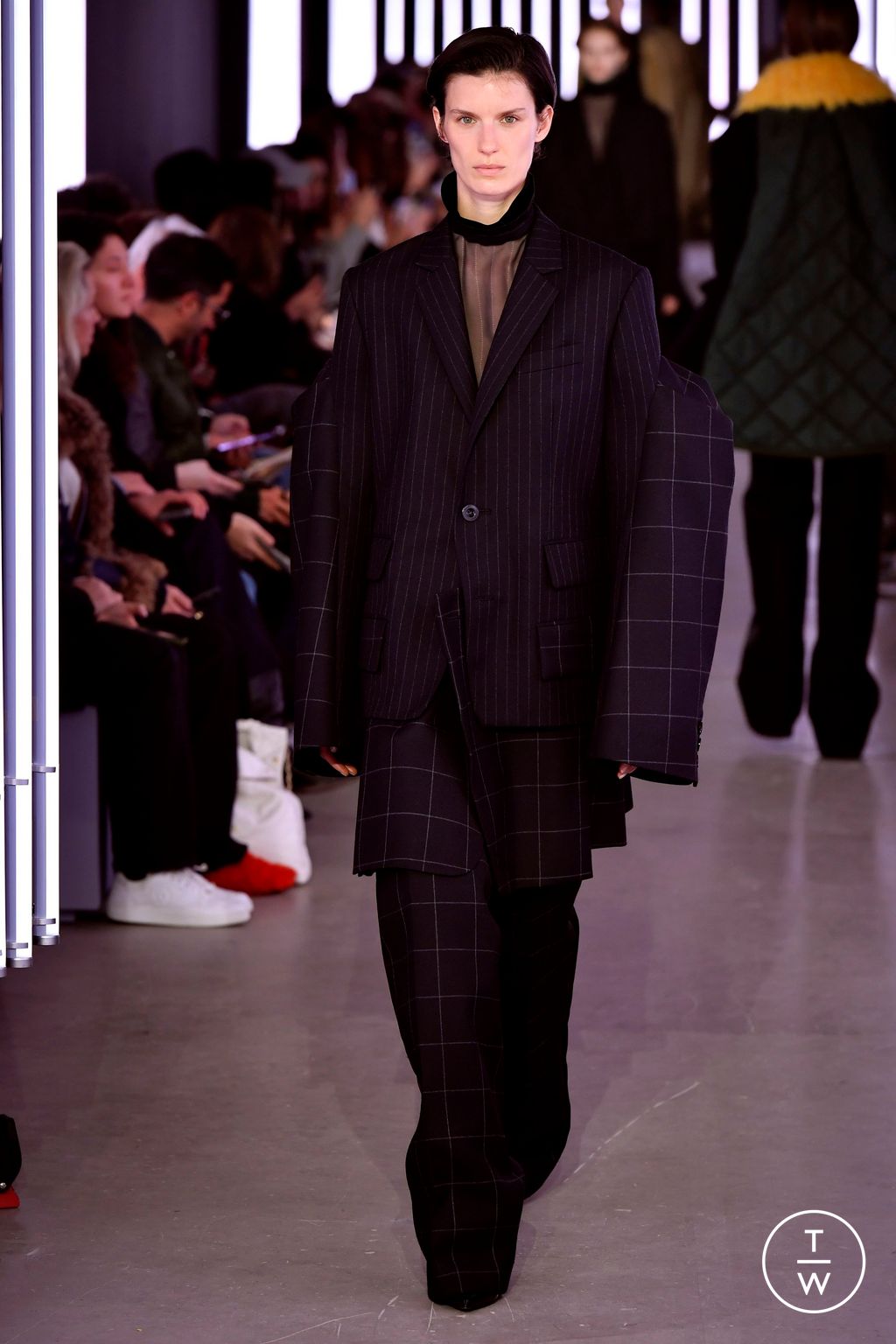 Fashion Week Paris Fall/Winter 2024 look 36 from the Sacai collection 女装