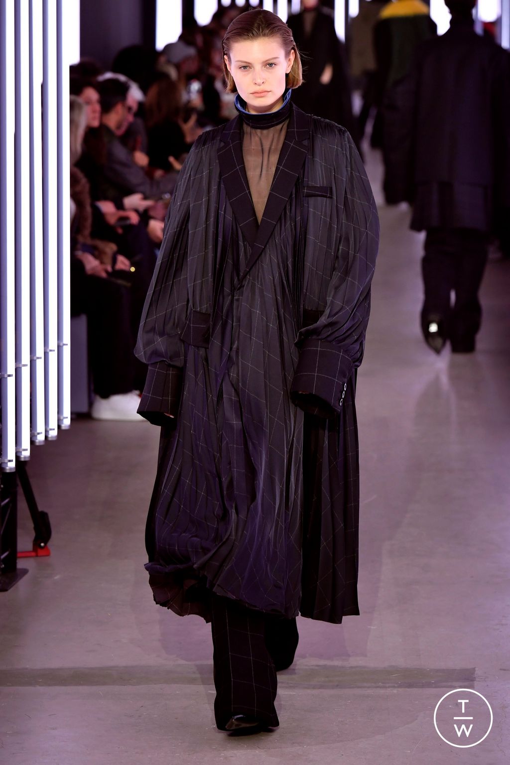 Fashion Week Paris Fall/Winter 2024 look 39 de la collection Sacai womenswear