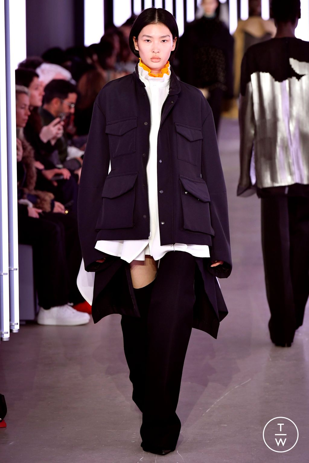Fashion Week Paris Fall/Winter 2024 look 44 de la collection Sacai womenswear