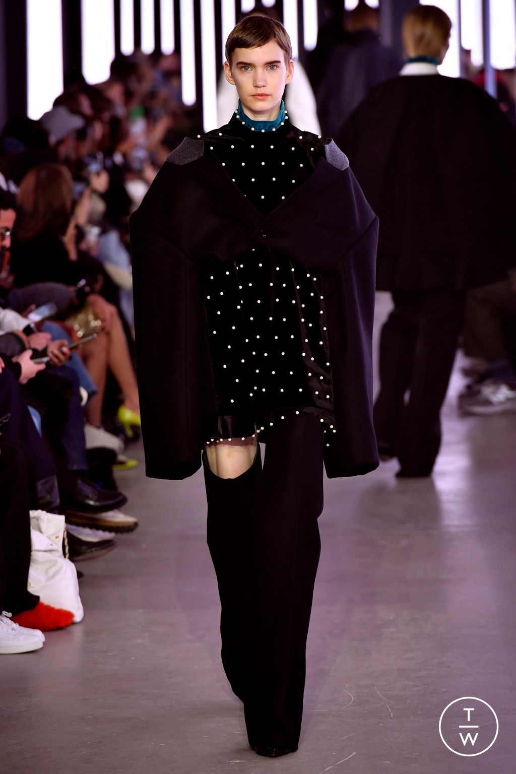 Fashion Week Paris Fall/Winter 2024 look 45 de la collection Sacai womenswear