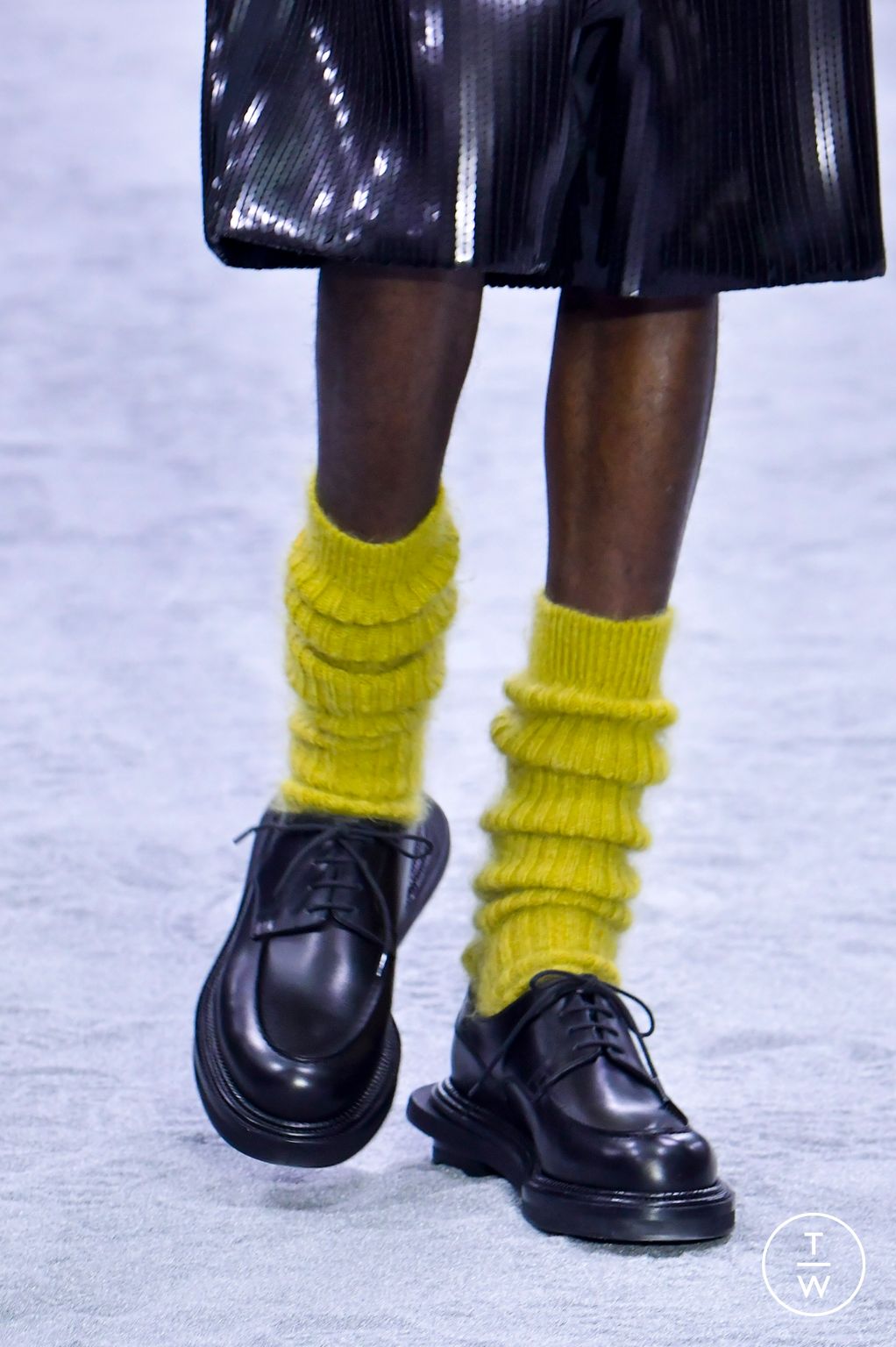 Fashion Week Paris Fall/Winter 2024 look 12 from the Sacai collection menswear accessories
