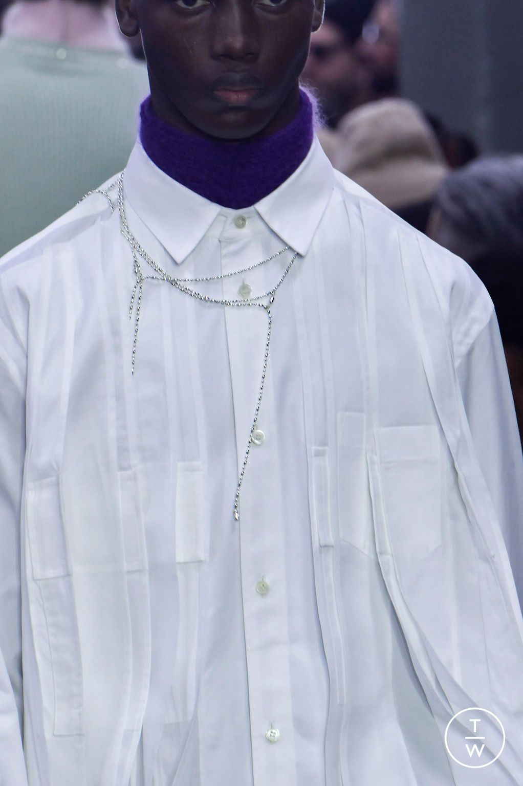 Fashion Week Paris Fall/Winter 2024 look 25 from the Sacai collection menswear accessories