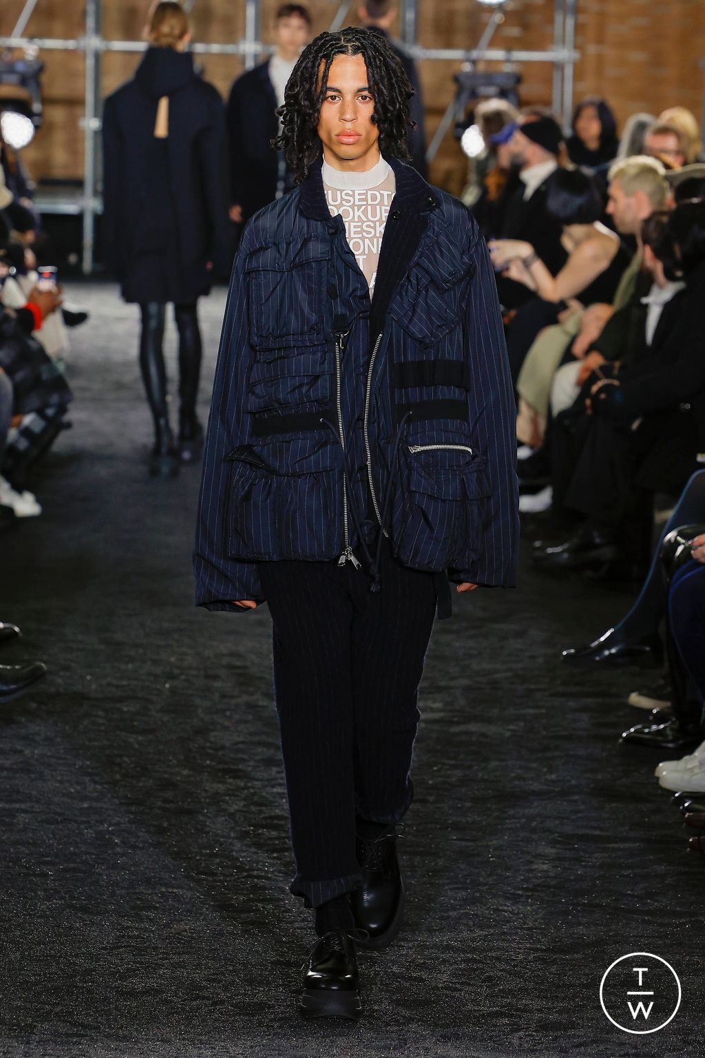 Fashion Week Paris Fall/Winter 2023 look 14 from the Sacai collection menswear