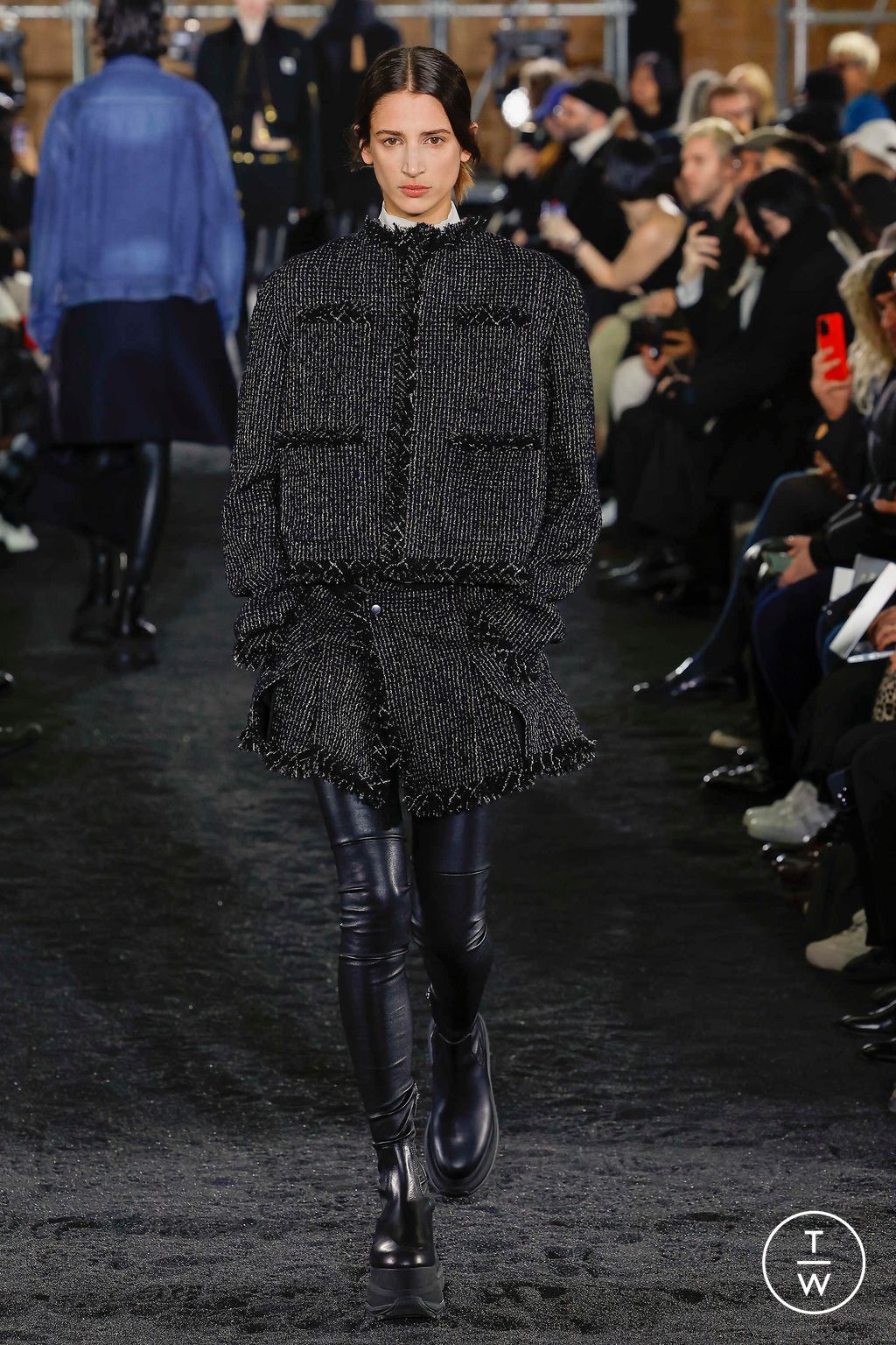 Fashion Week Paris Fall/Winter 2023 look 18 de la collection Sacai menswear