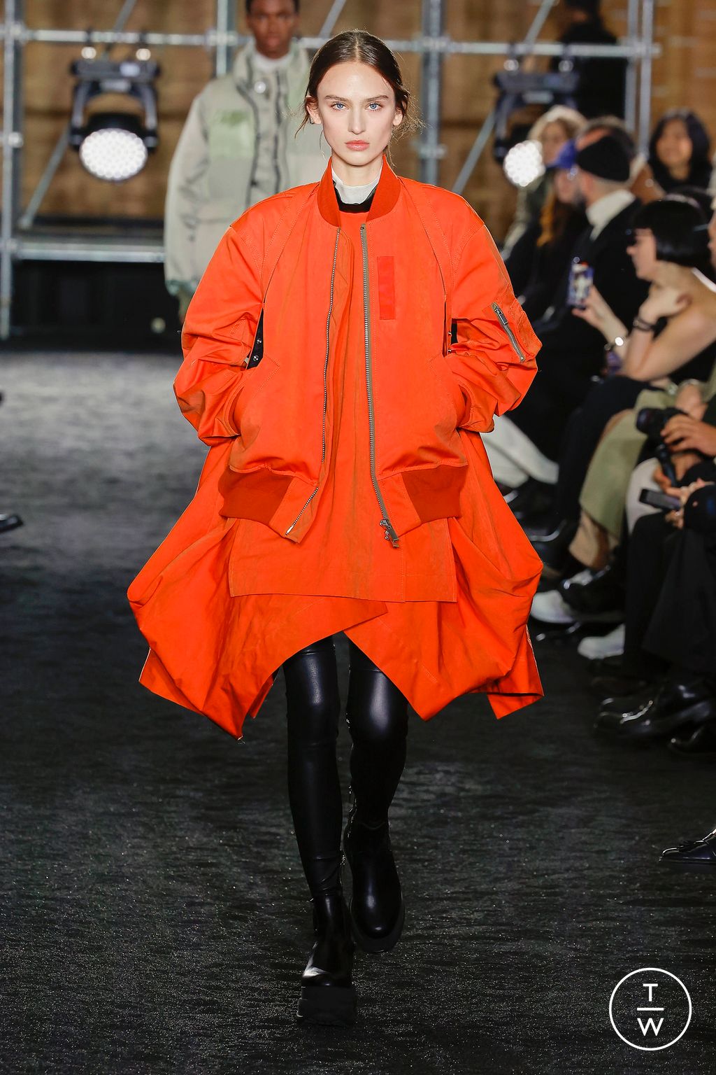 Fashion Week Paris Fall/Winter 2023 look 33 from the Sacai collection 男装